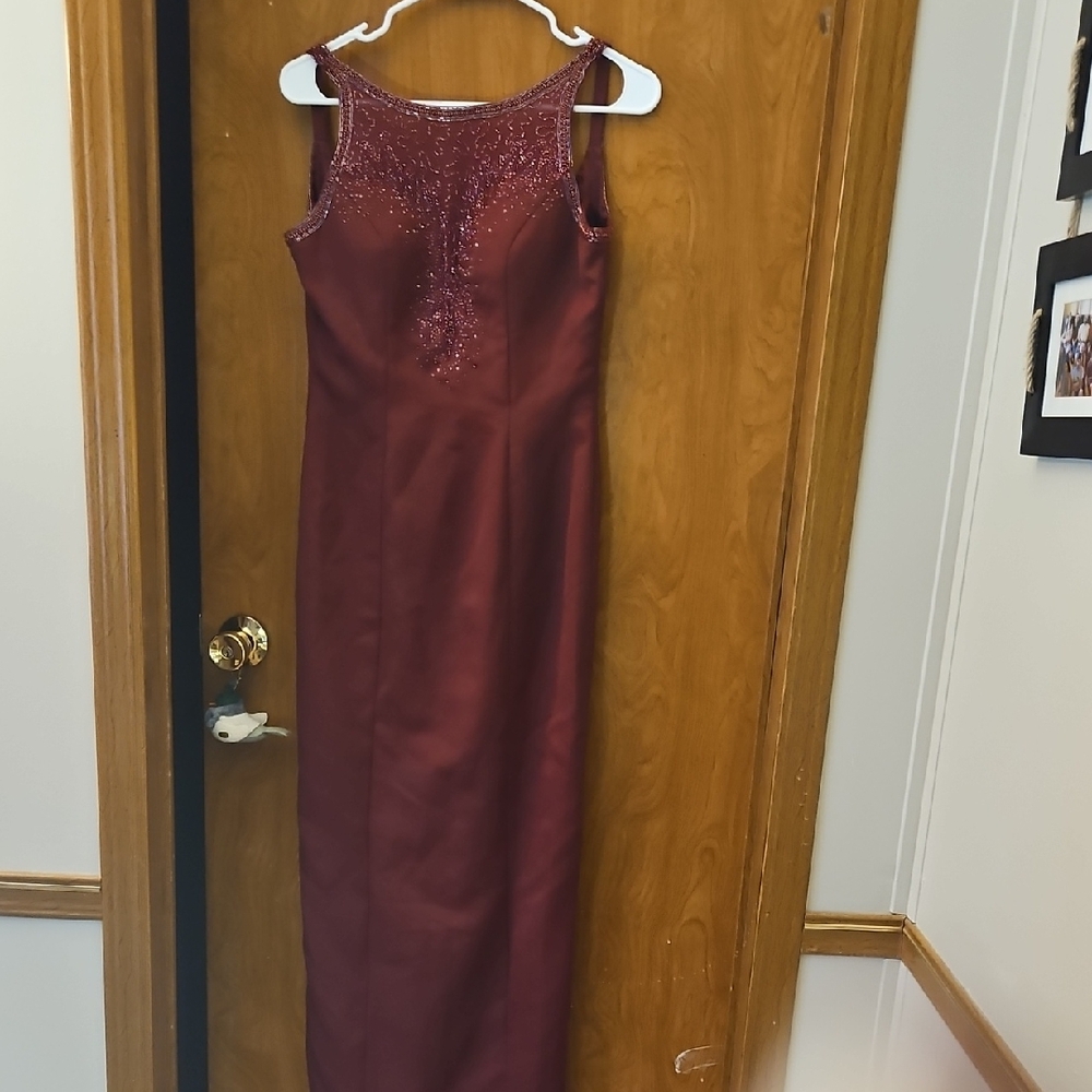 Chic Burgundy Maxi Dress